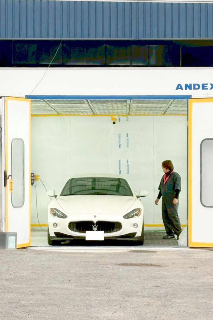 高級車オーナーからのご指名も 板金塗装ならエヌファクトリー